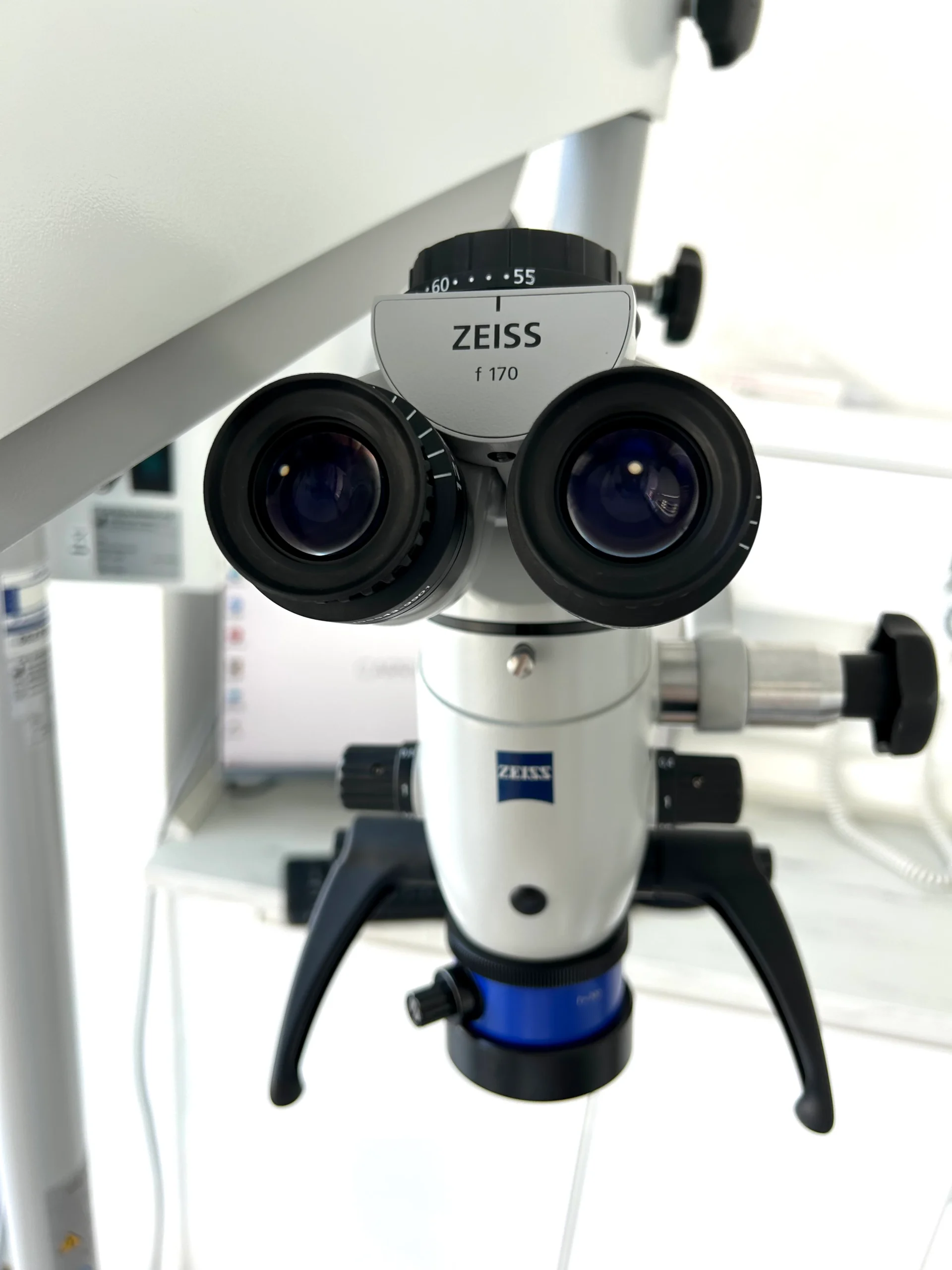 Microscopio Zeiss Carrilero Dental