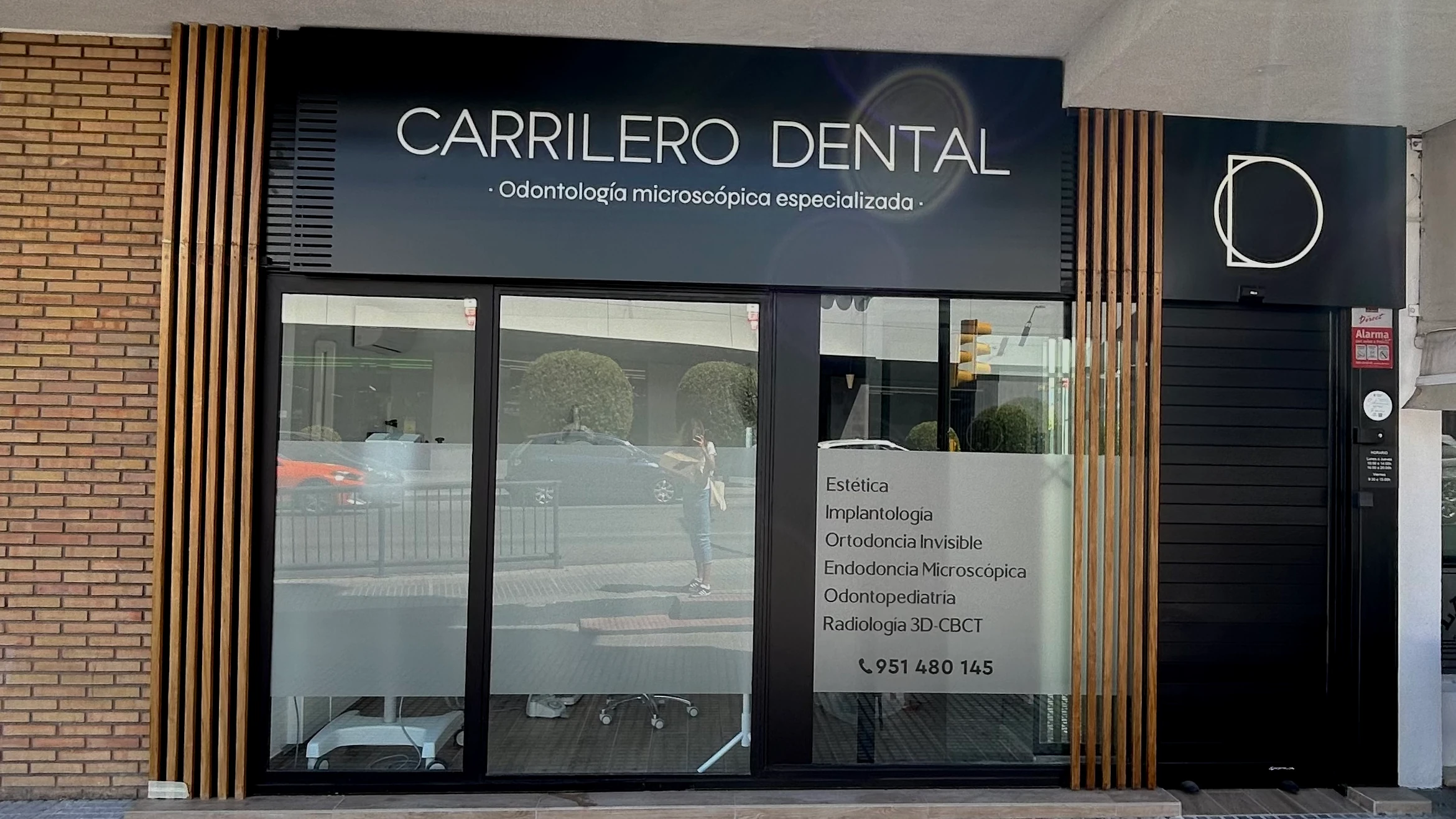 Fachada Clínica Carrilero Dental, Málaga