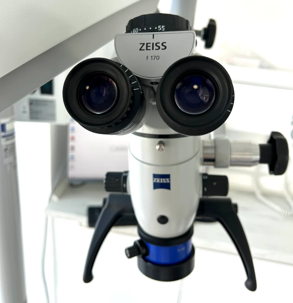 Microscopio Zeiss, Carrilero Dental